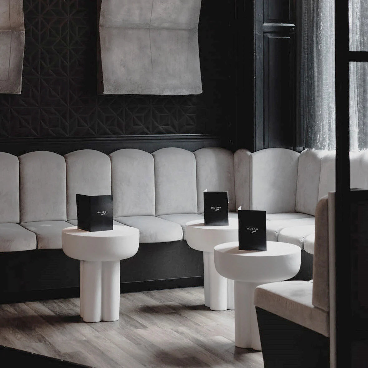 101 Copenhagen Crown Table - Tall