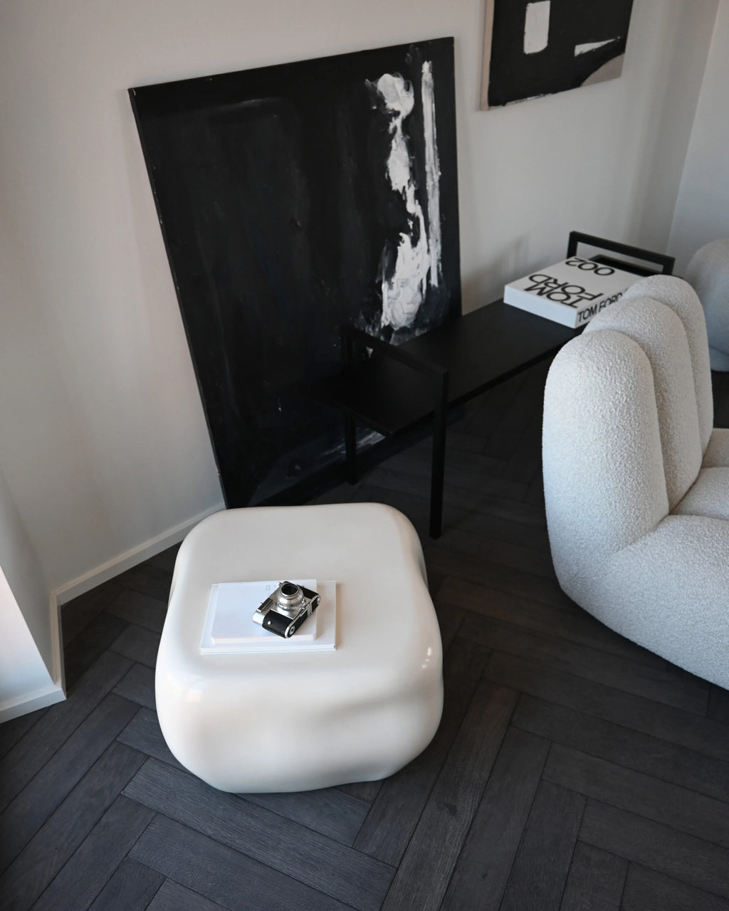 101 Copenhagen Ishi Coffee Table, Medio