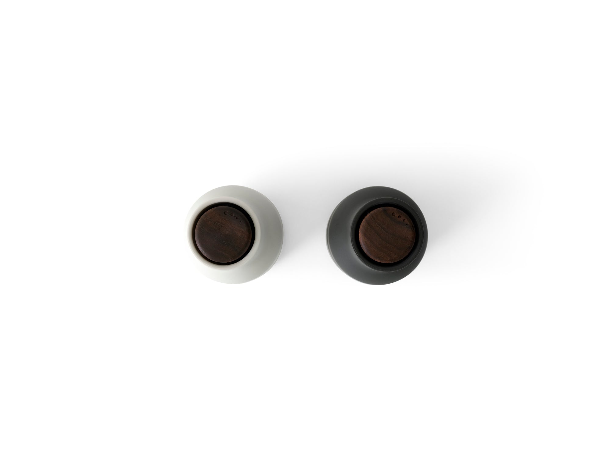 Audo salt and pepper mill, color Carbon - Ash - Walnut Lid