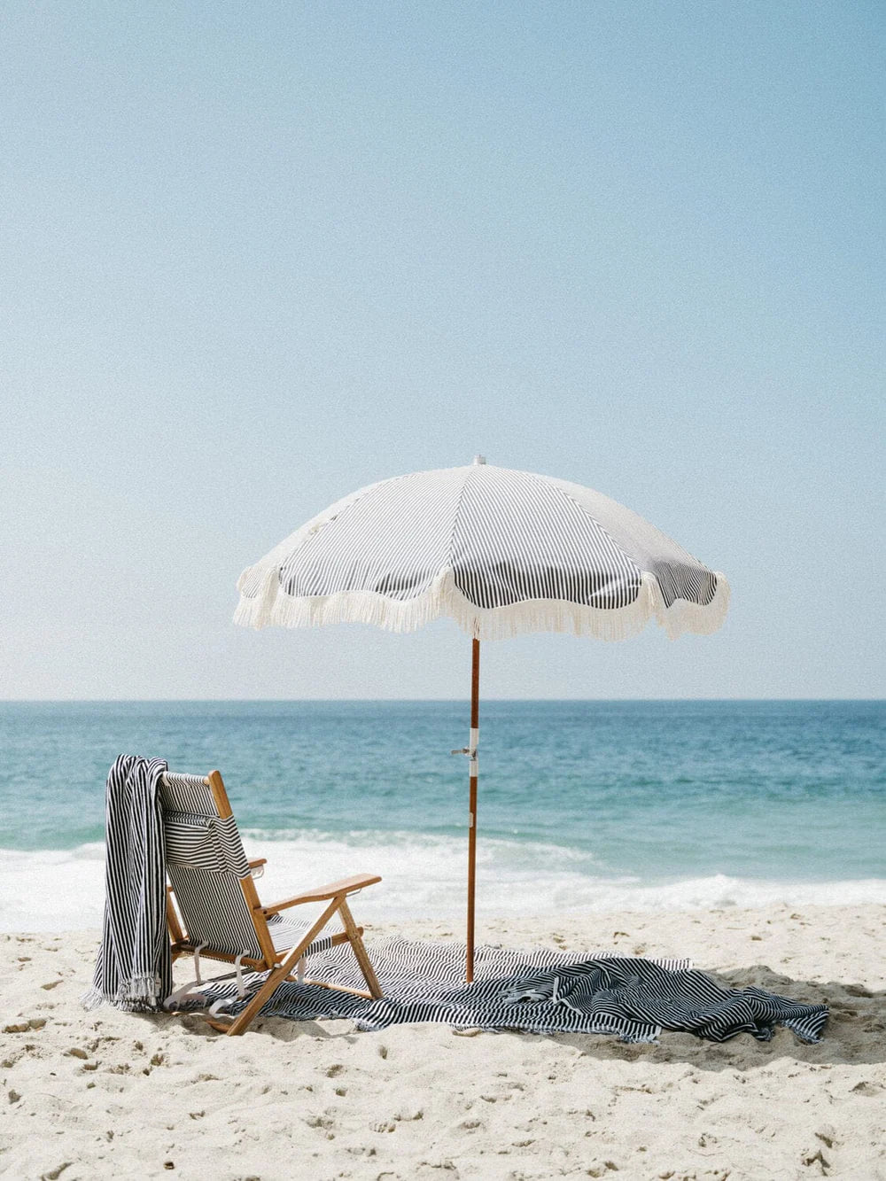 Business & Pleasure Toalla de playa - color Navy Stripe