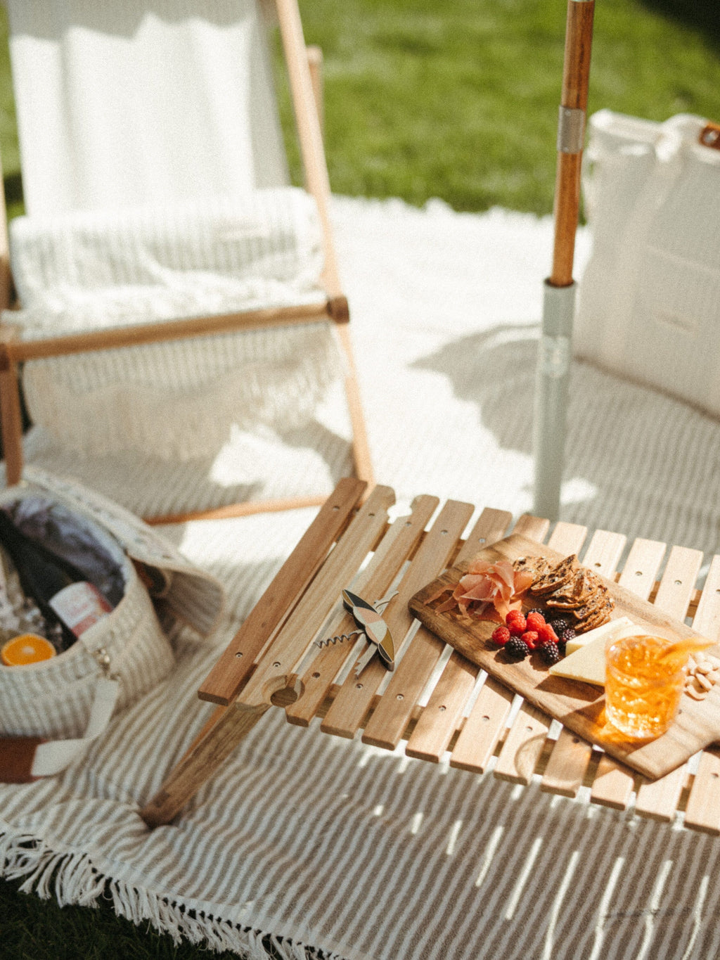 Business & Pleasure Klapptisch aus Teakholz