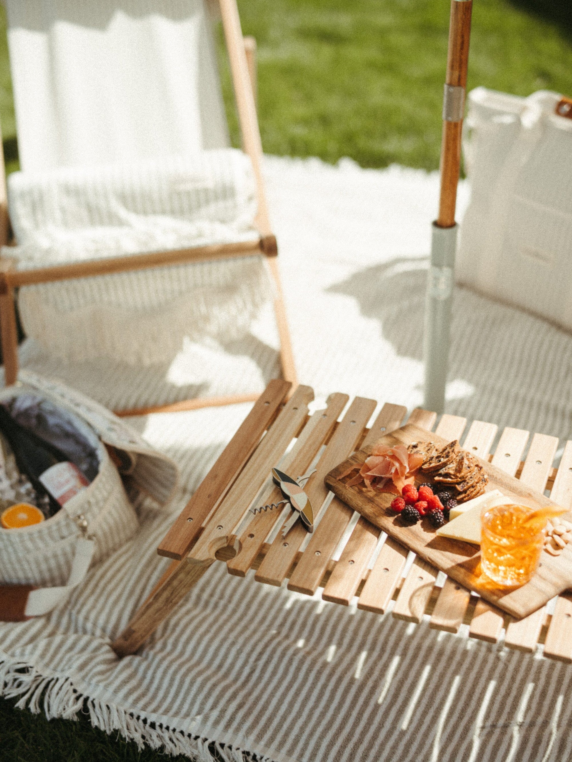 Business & Pleasure Table pliante en teck