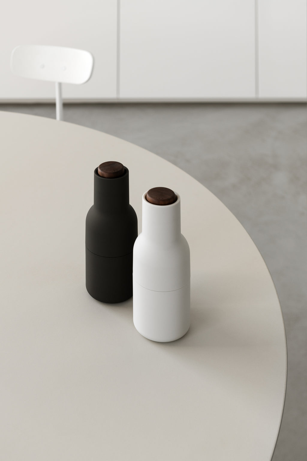 Audo salt and pepper mill, color Carbon - Ash - Walnut Lid