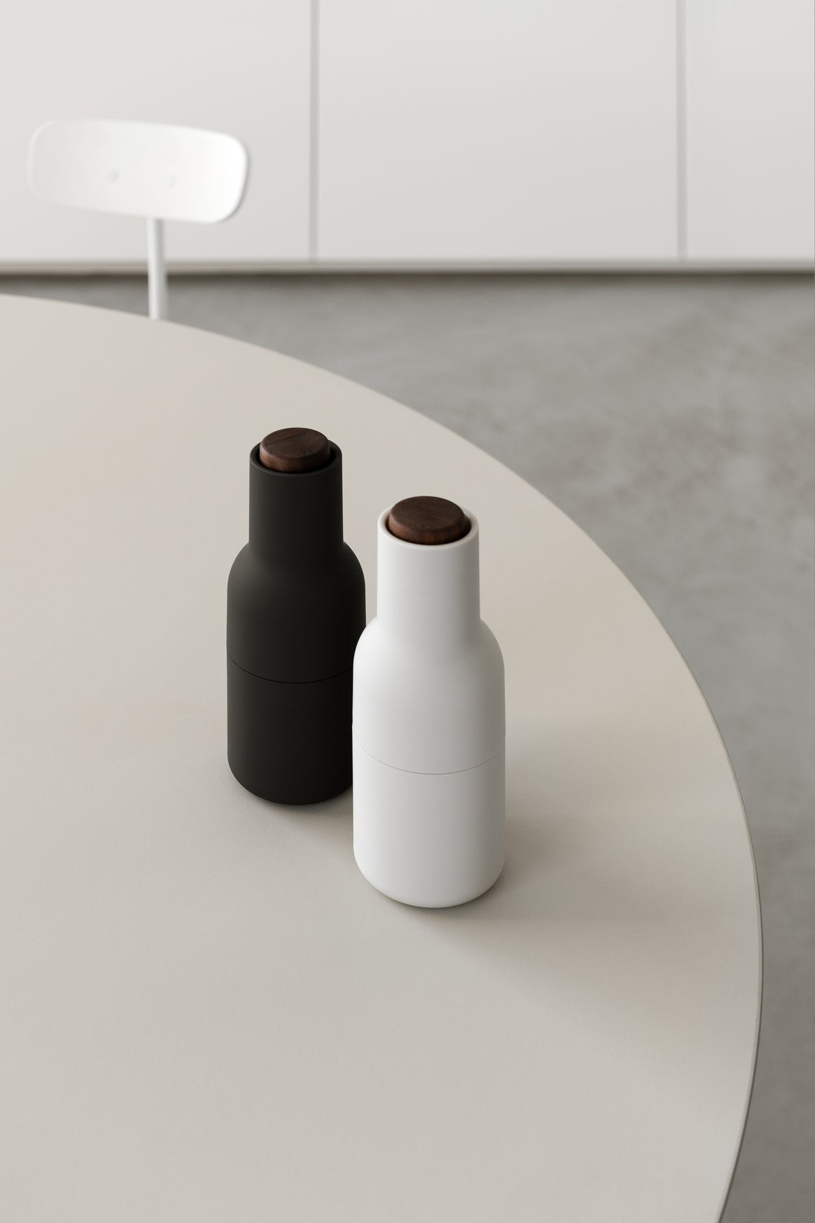 Audo salt and pepper mill, color Carbon - Ash - Walnut Lid