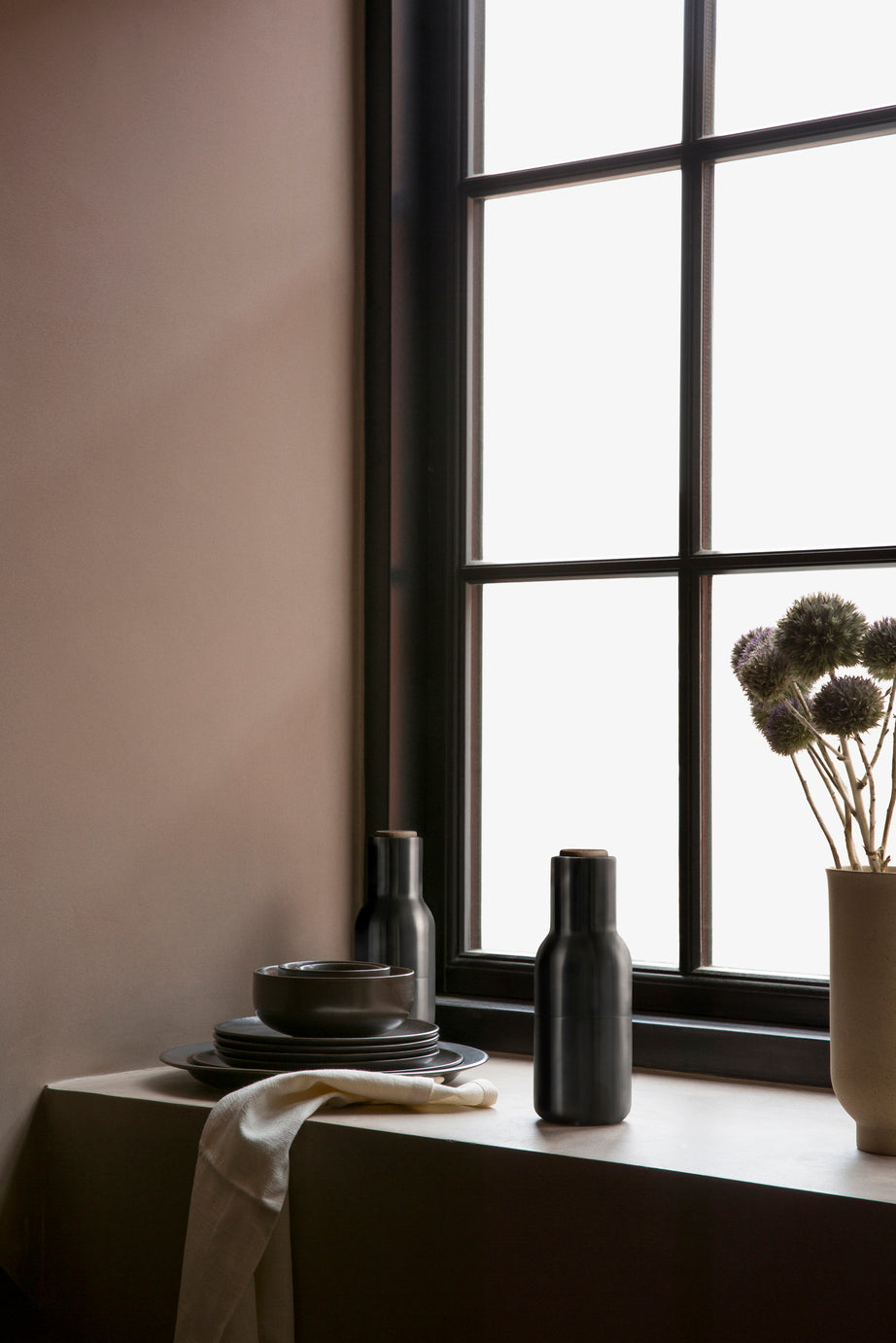 Audo salt and pepper mill, color Bronzed Brass - Walnut Lid
