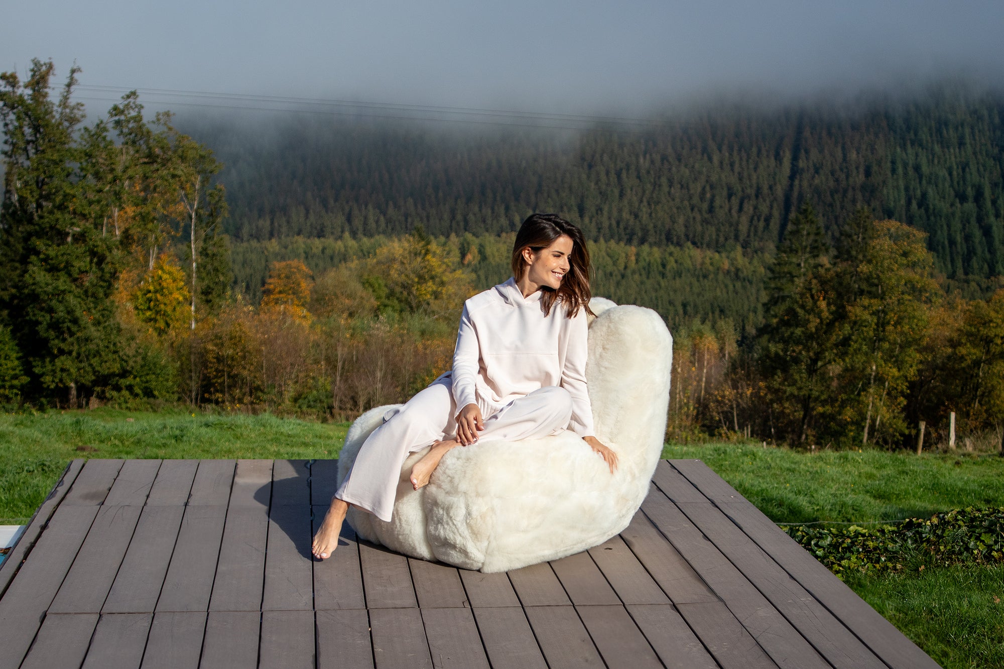 TOEHUX08 Toe Chair DEDO_Offwhite Beige_Ambiente_Web_4.jpg