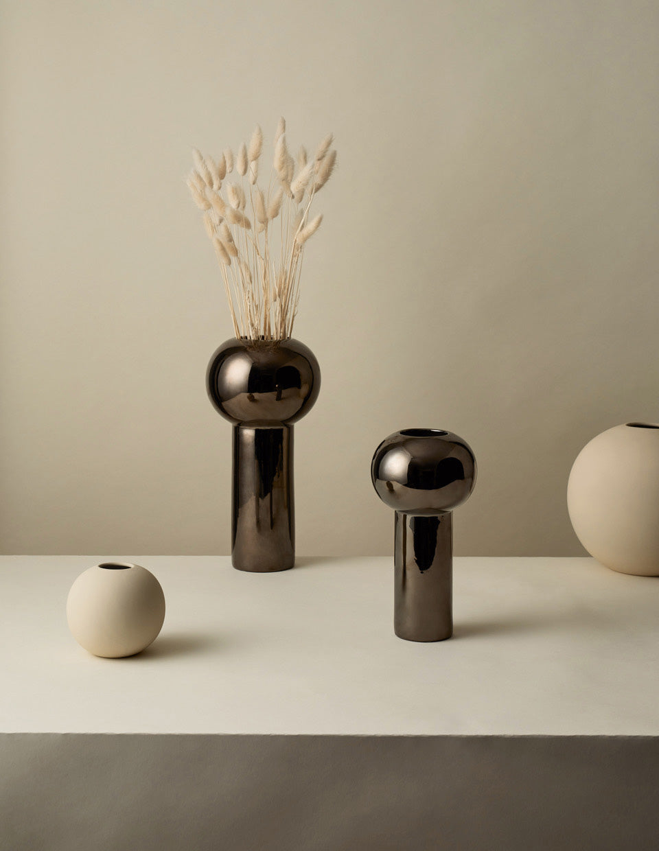 HI-028-27-DS-Pillar-Vase-24cm-Dark-Silver-INT01.jpg