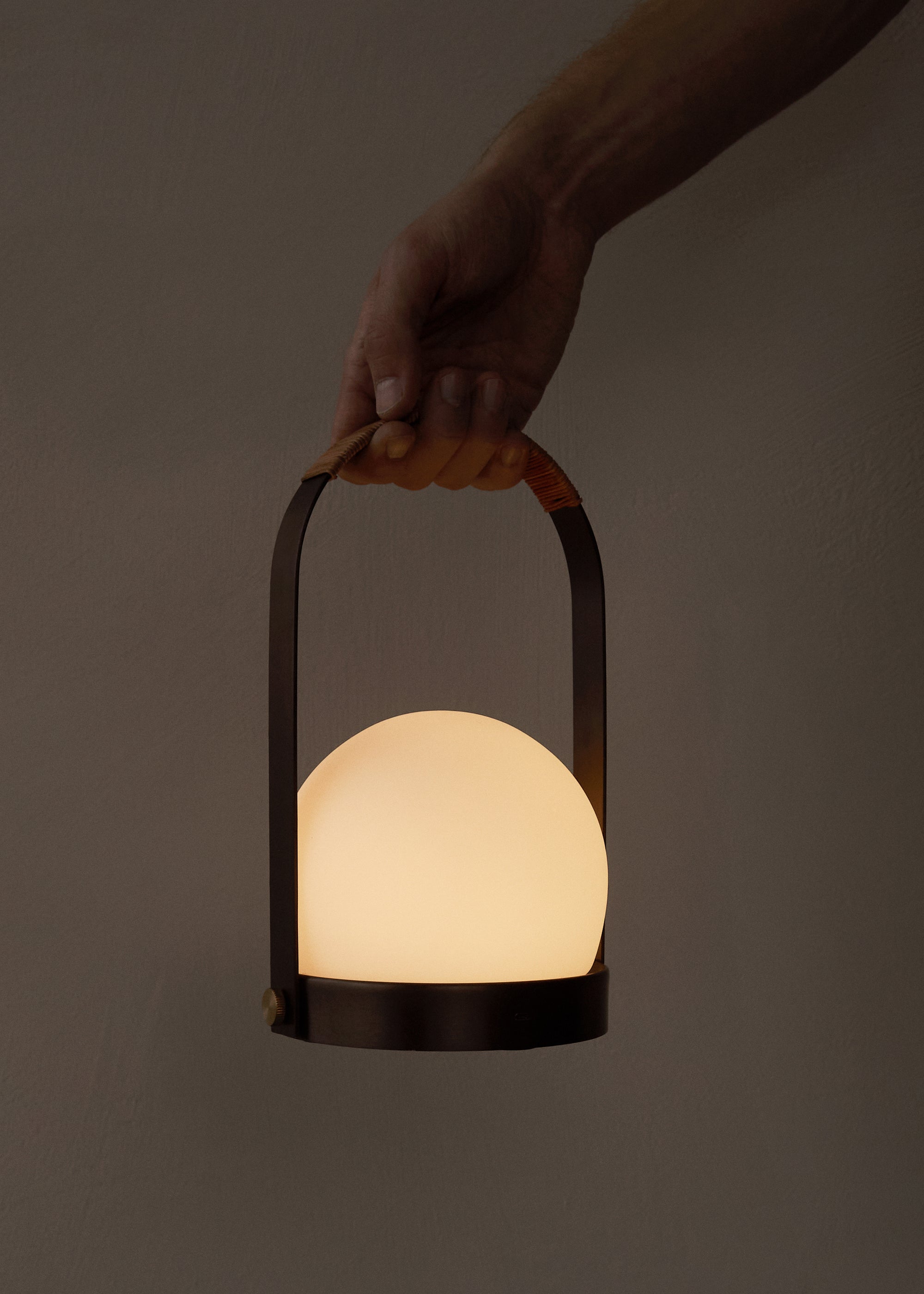 MENU_Carrie_Table_Lamp_Leather (11).jpg