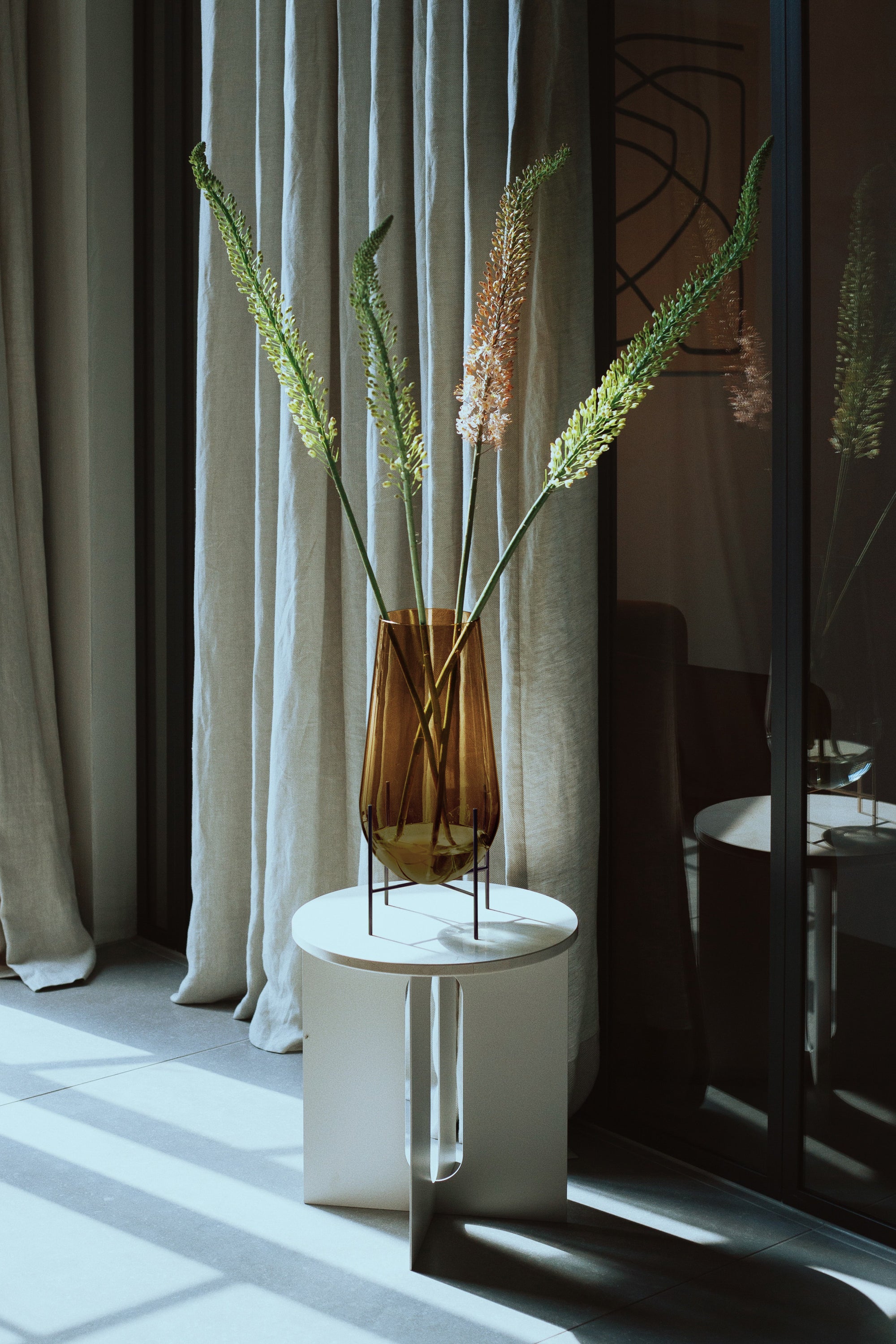 MENU_Échasse Vase Large_Androgyne Side Table.jpg