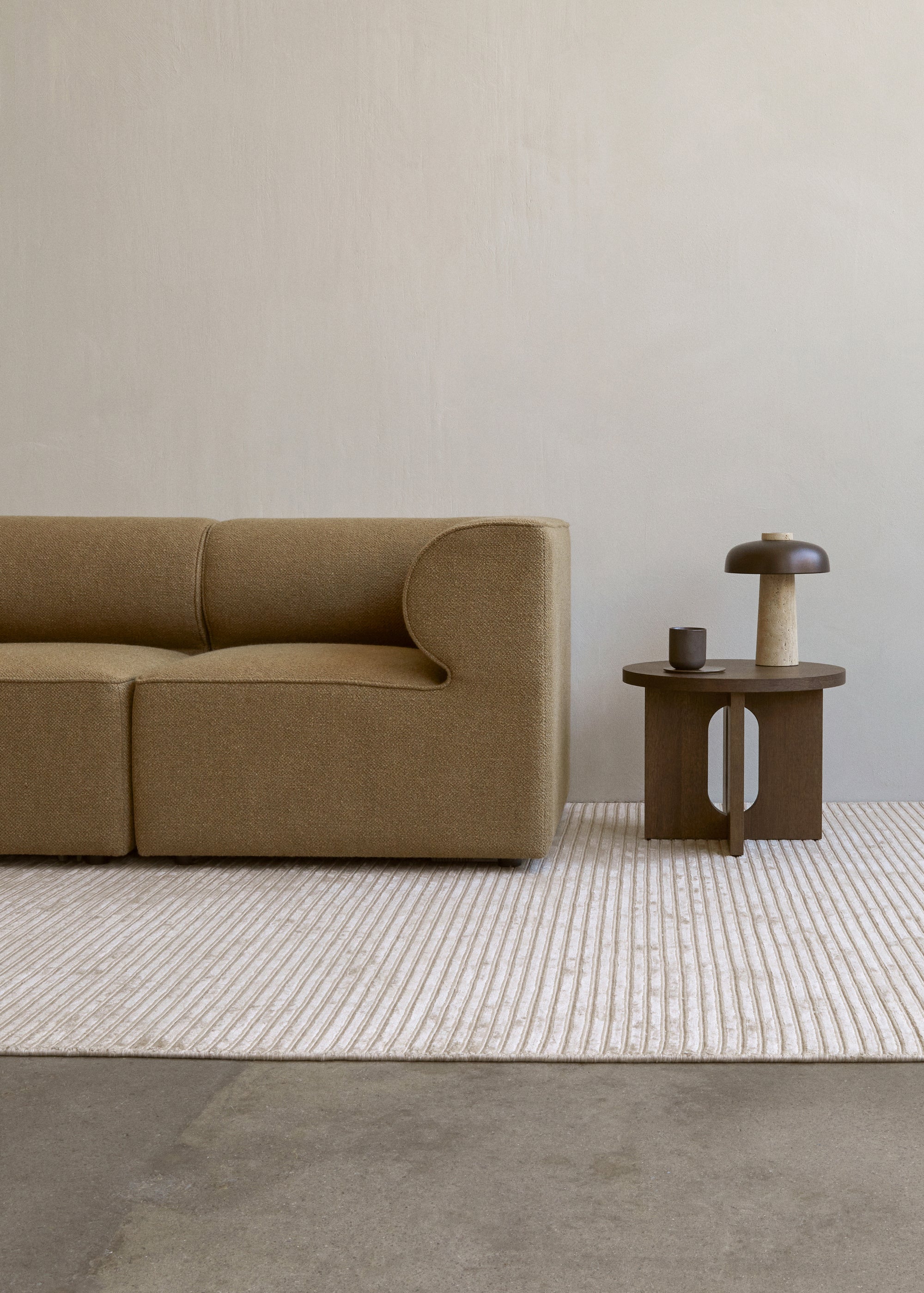 MENU_Eave_Modular_Sofa_Bouclé_Eave_Androgyne_Side_Table_Reverse_Table_Lamp_NNDW_Houkime_Ru
