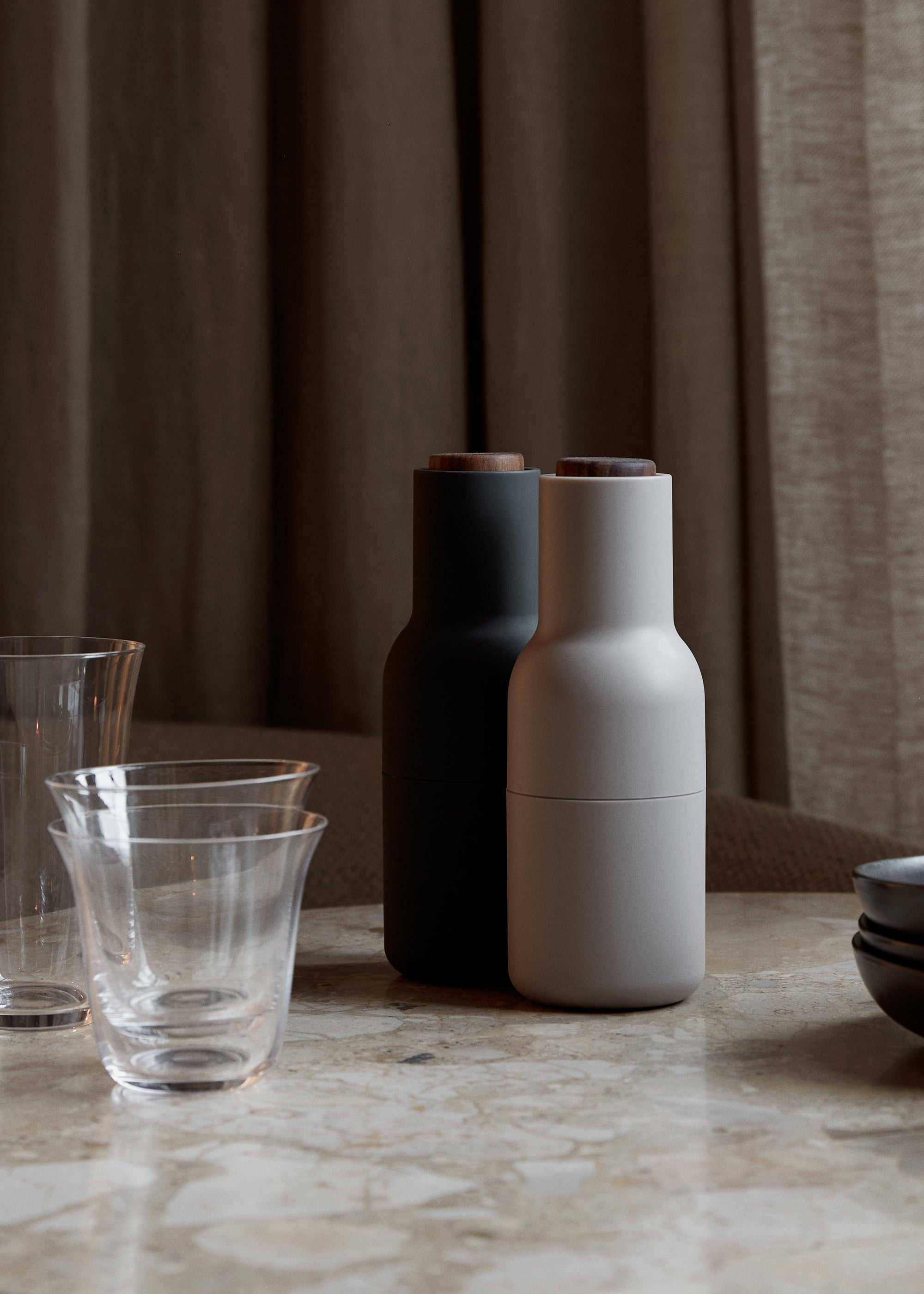 MENU_Bottle_Grinder_Strandegade_Water_Glass_NNDW_1.jpg