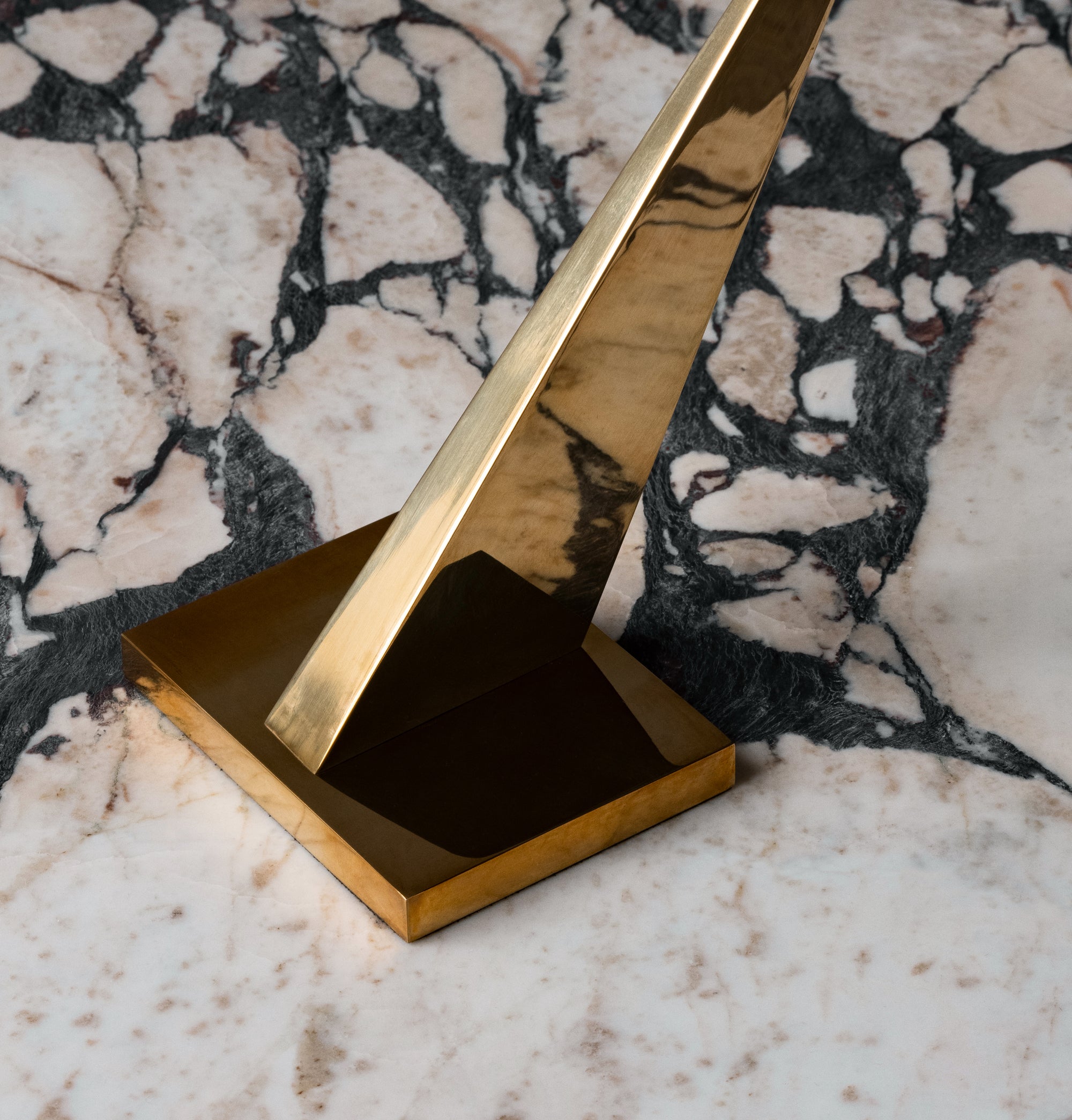 MENU_Interconnect_Candleholder_Plinth_Low_8.jpg
