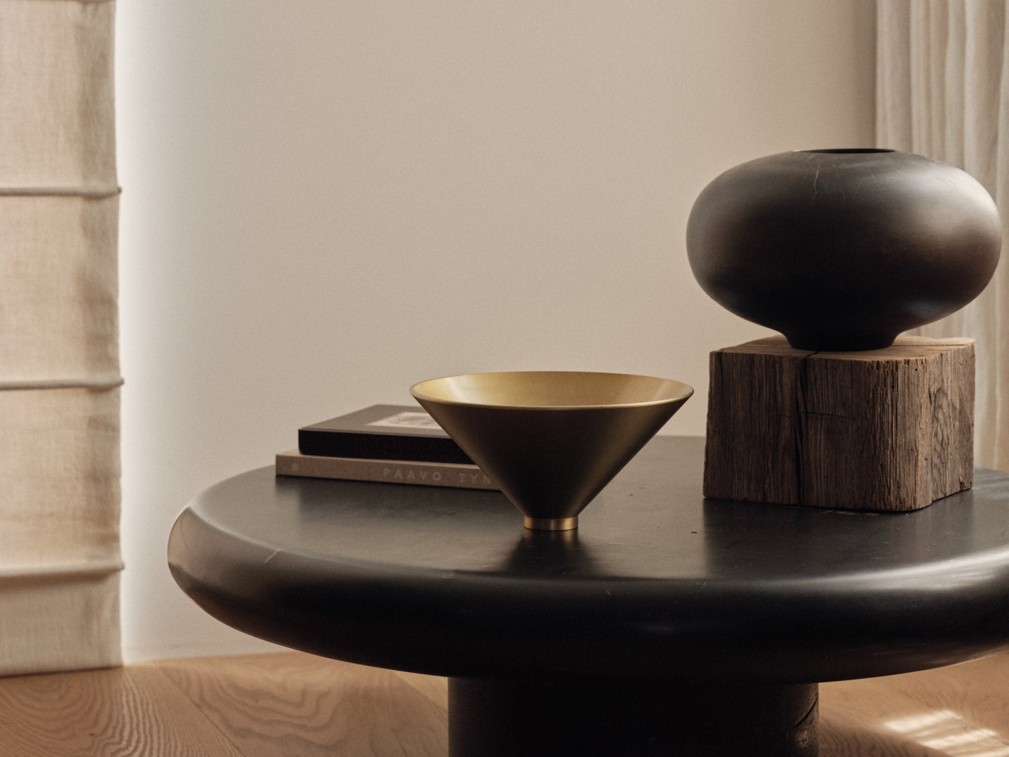 MENU_Taper_Bowl_Surround_Vase (2).jpg