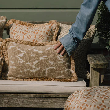 Palais Cushion Cleo Old Rose &amp; Raffia